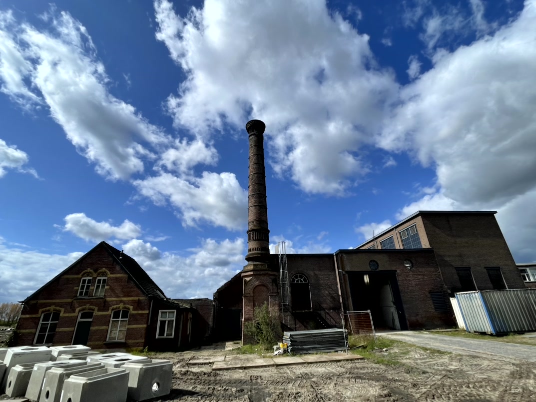 Kantoor Ververij, Stoommachinehuis en Fabrieksschoorsteen